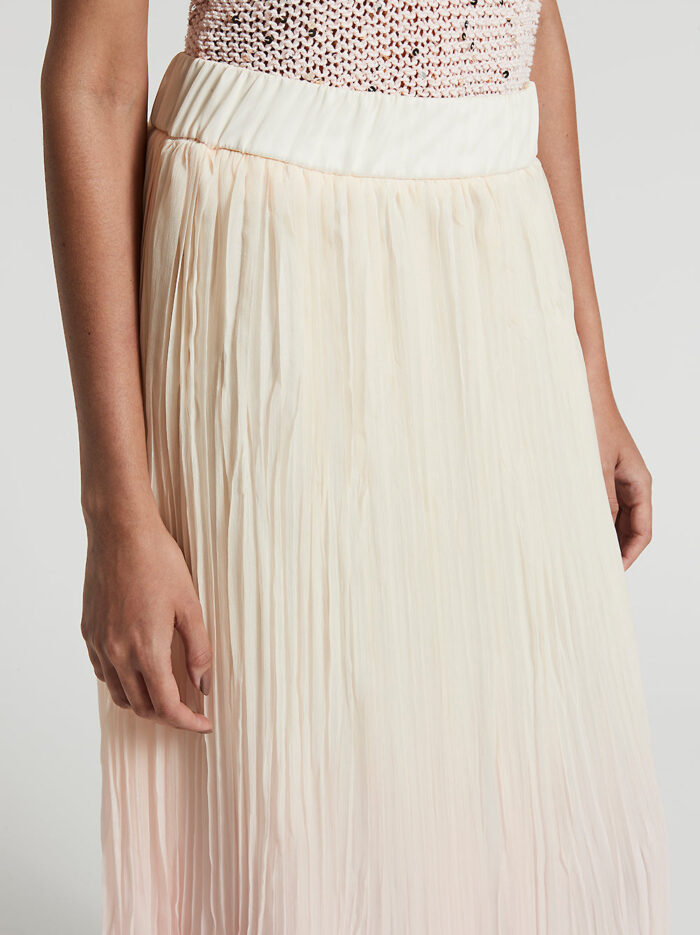 E0518500P3_00634_942_4