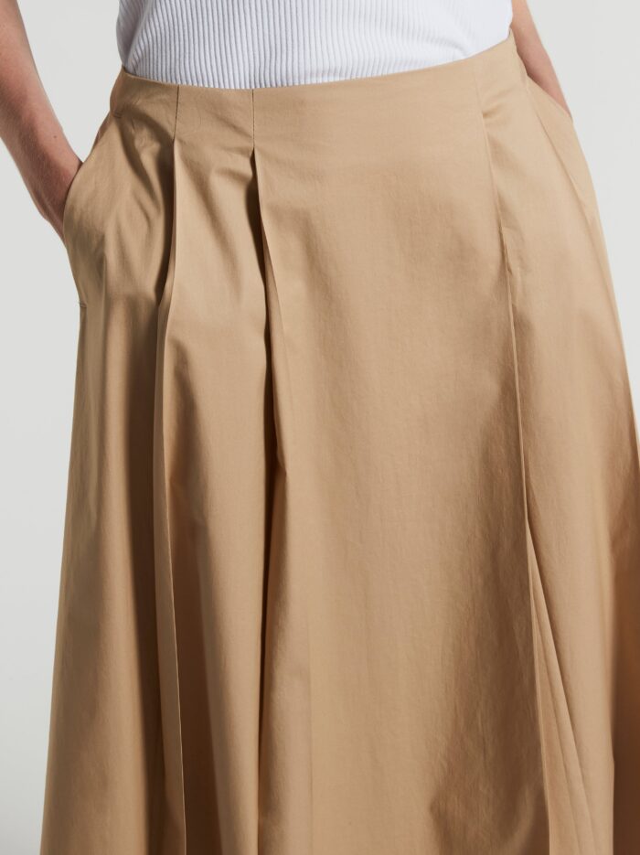 M05678_01979_046_4 M05678_01979_046_4