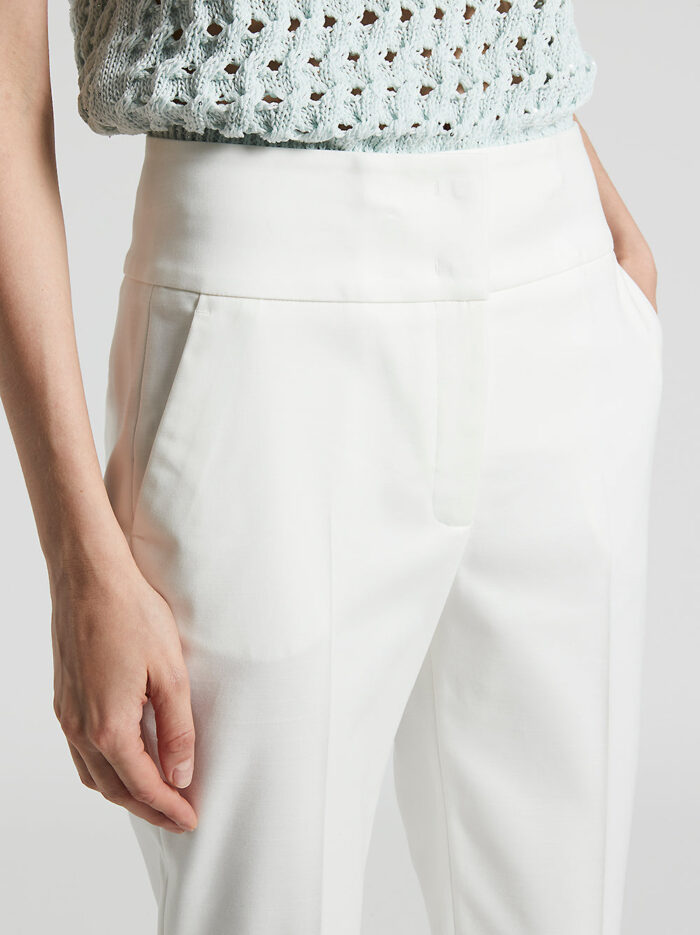 P04605J0_01953_702_4