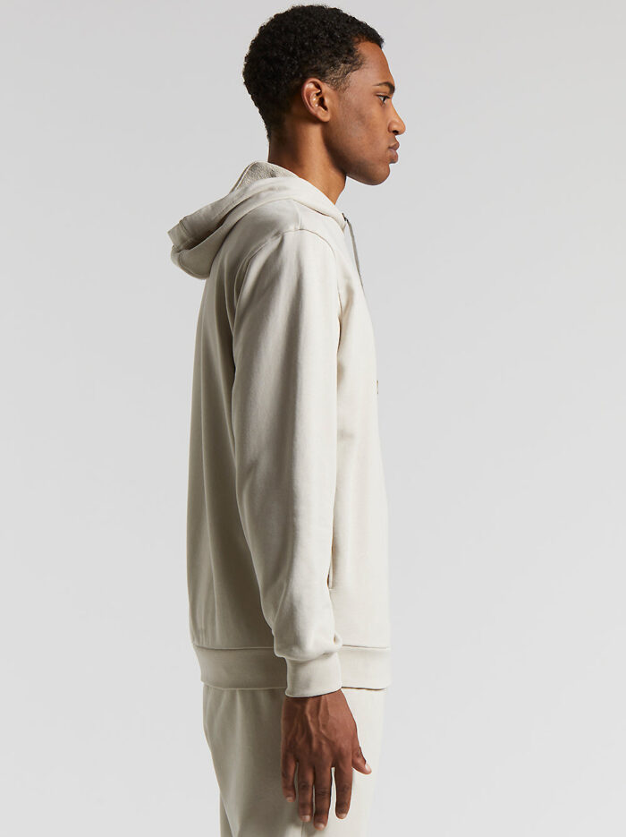 R57004J0Q5_03825_044_2