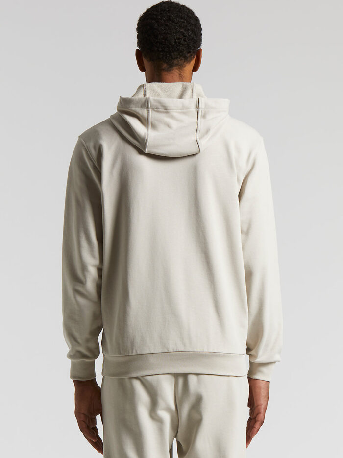 R57004J0Q5_03825_044_3