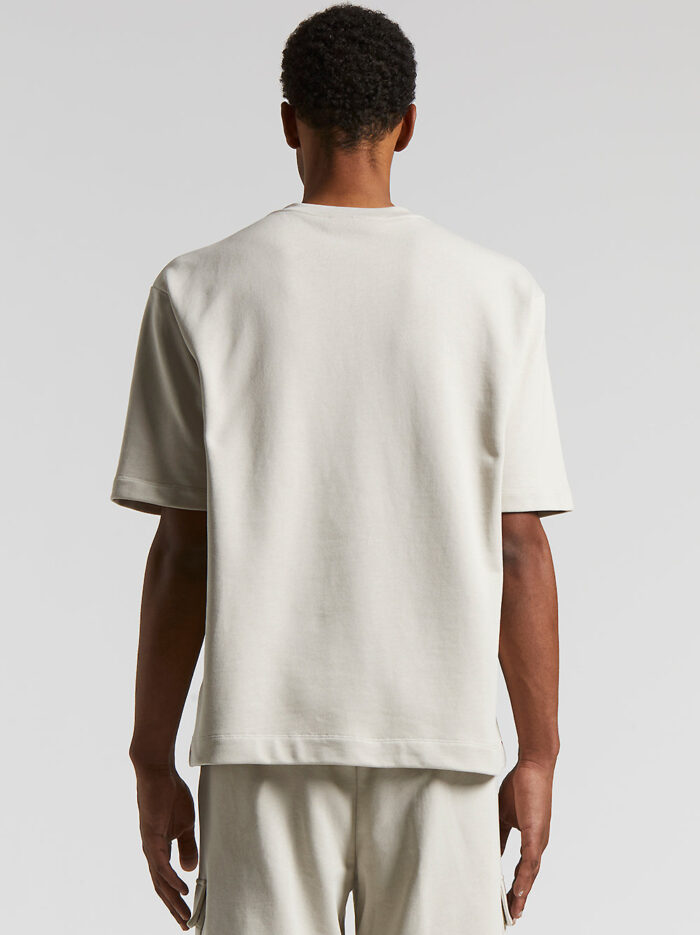 R57006J0Q4_03825_044_3