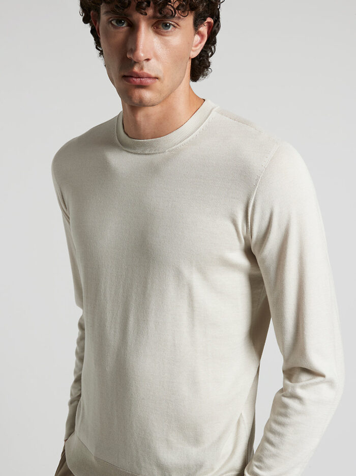 R59033F18_A9104_A42_4