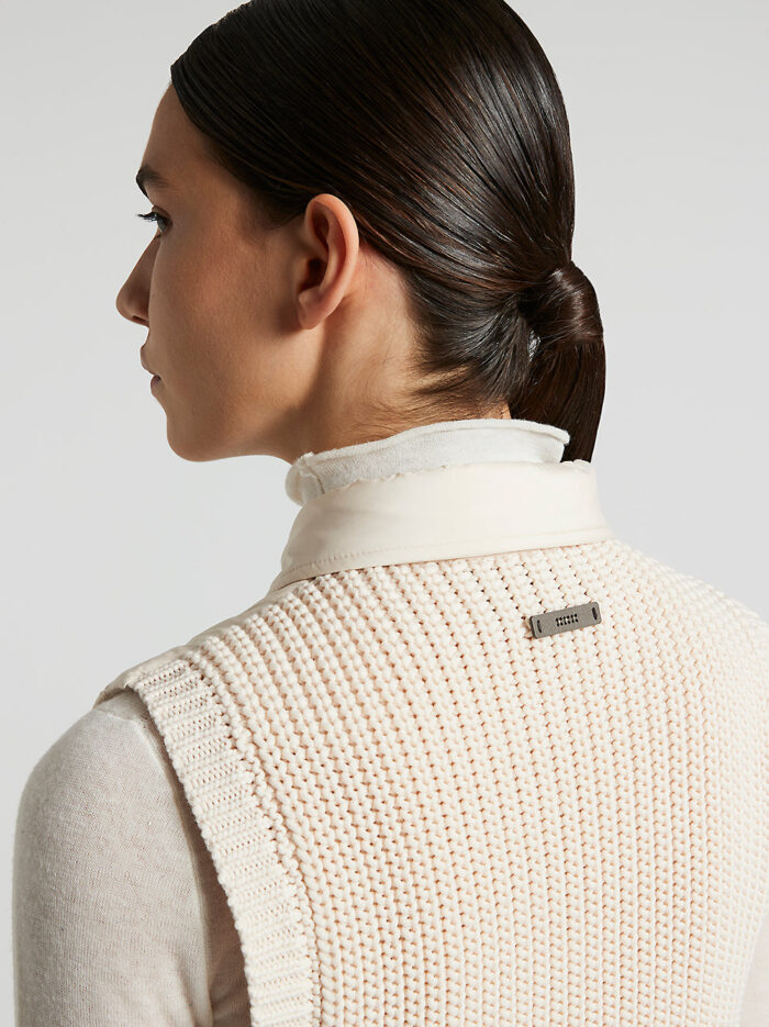 S03431F03_M6957_M42_5